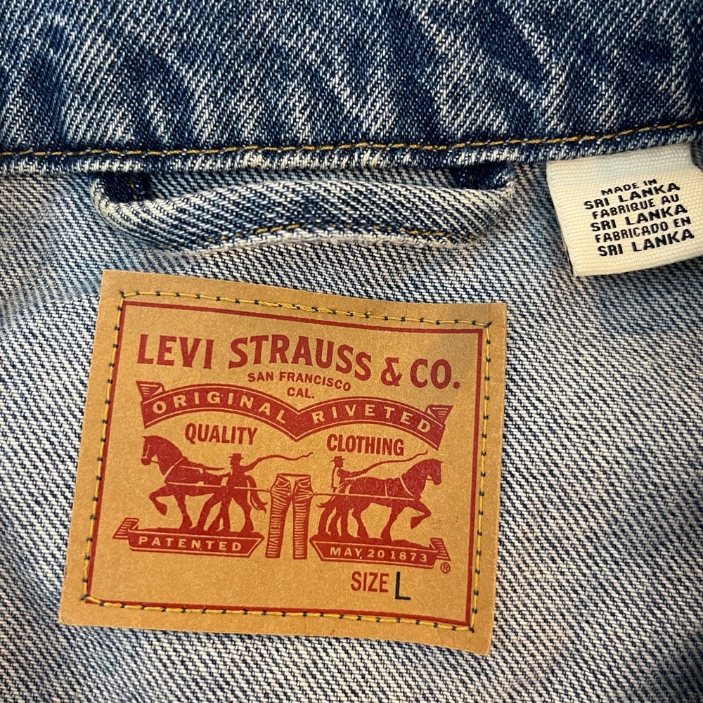 Levi Strauss oversize denim jacket - Picture 10 of 12